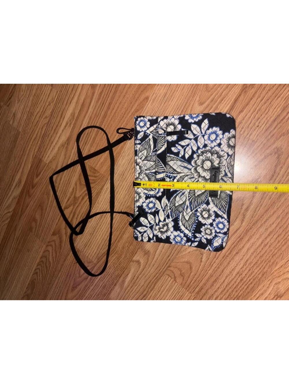 Vera Bradley Interchangeable Crossbody/Wristlet - Picture 3 of 9